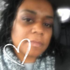 Meet your Posher, Deena